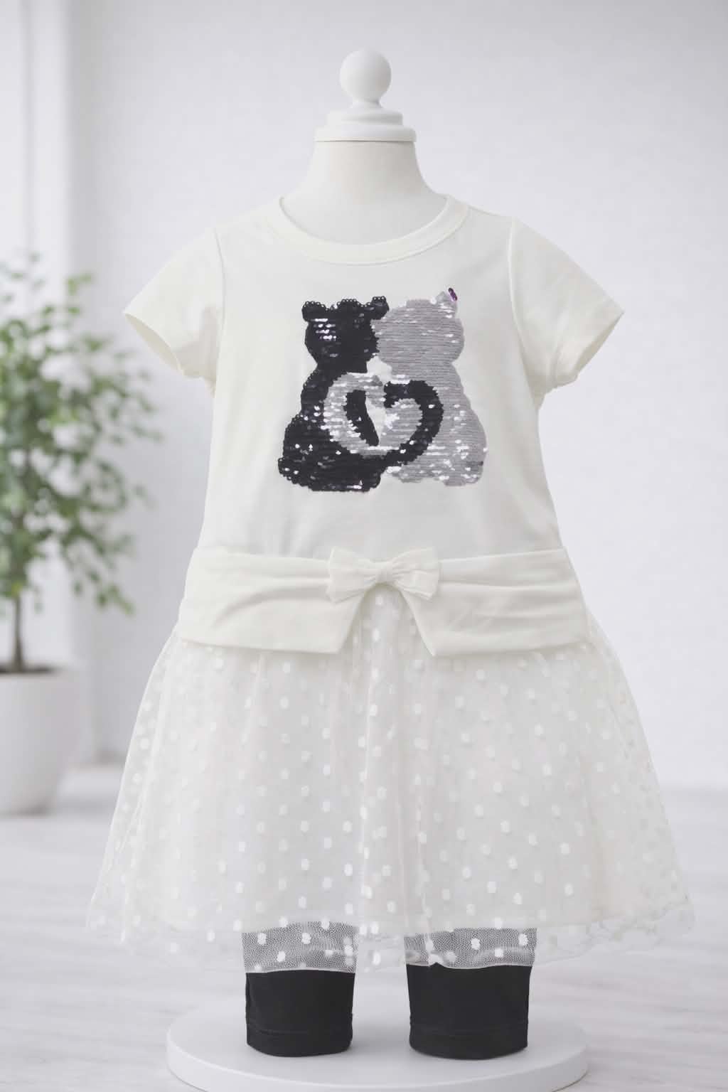 Рокля с паейти и тюл